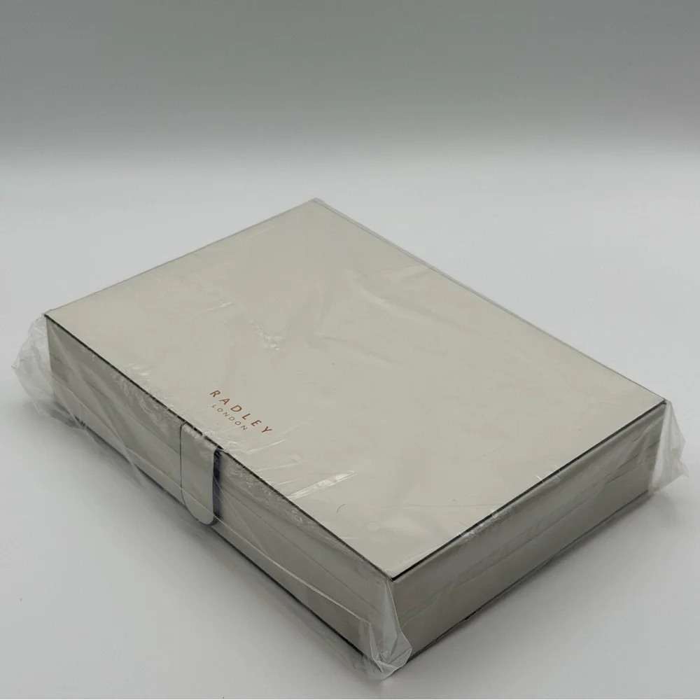 Radley London Jewelry Box Magnetic‎ Closure White New in Plastic